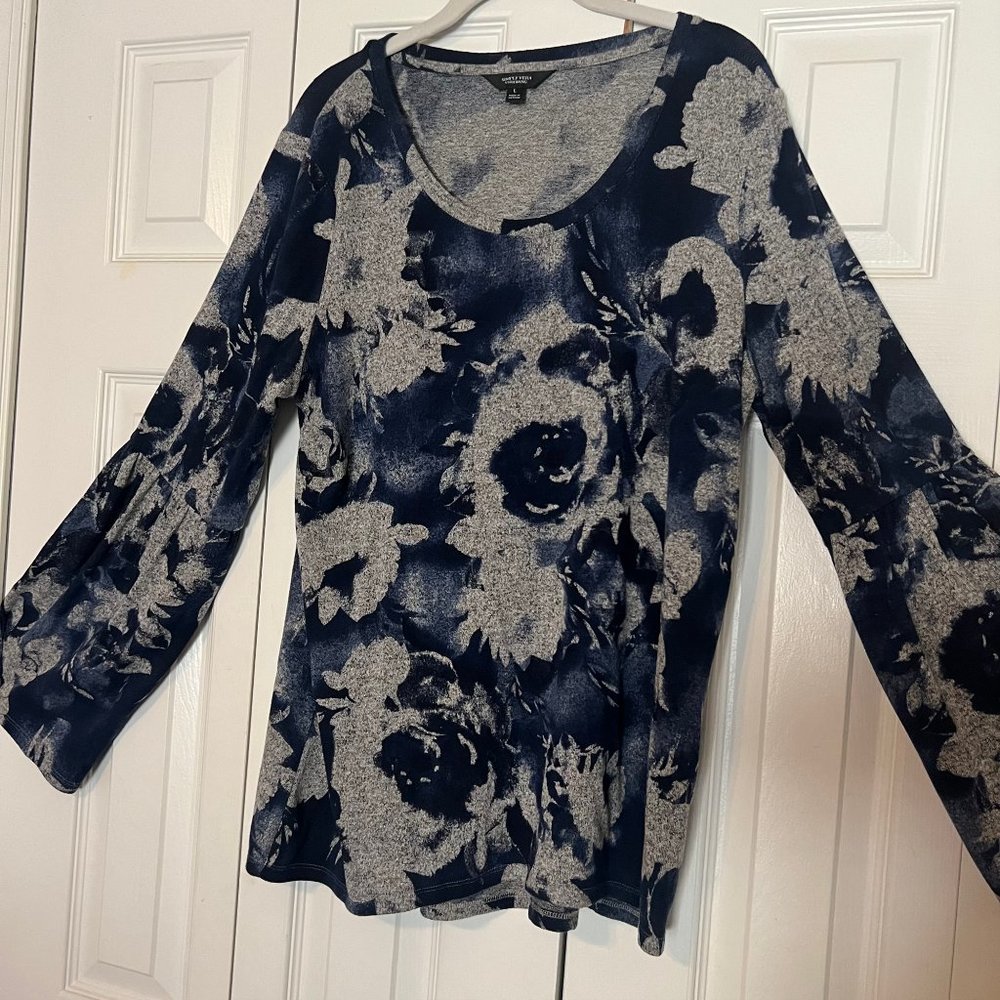 Vera Wang LS Floral Top